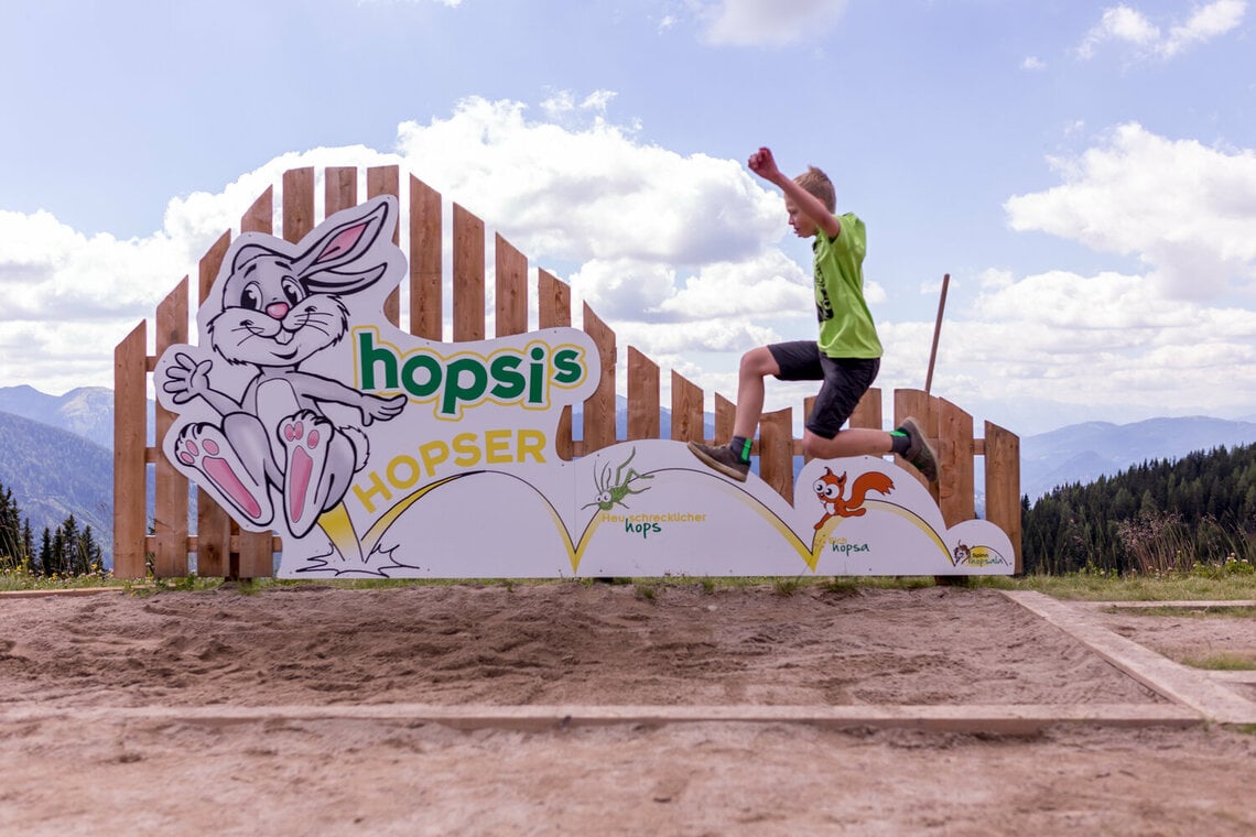 Auf der Planai gibt es für Familien das Hopsiland mit Kinderaktivitäten.
