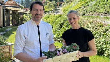 Katrin und Christian Spitzwegerichernte quer